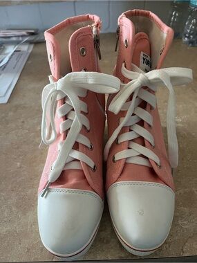 Pink High-Top Canvas Sneakers with White Toe - Unbranded